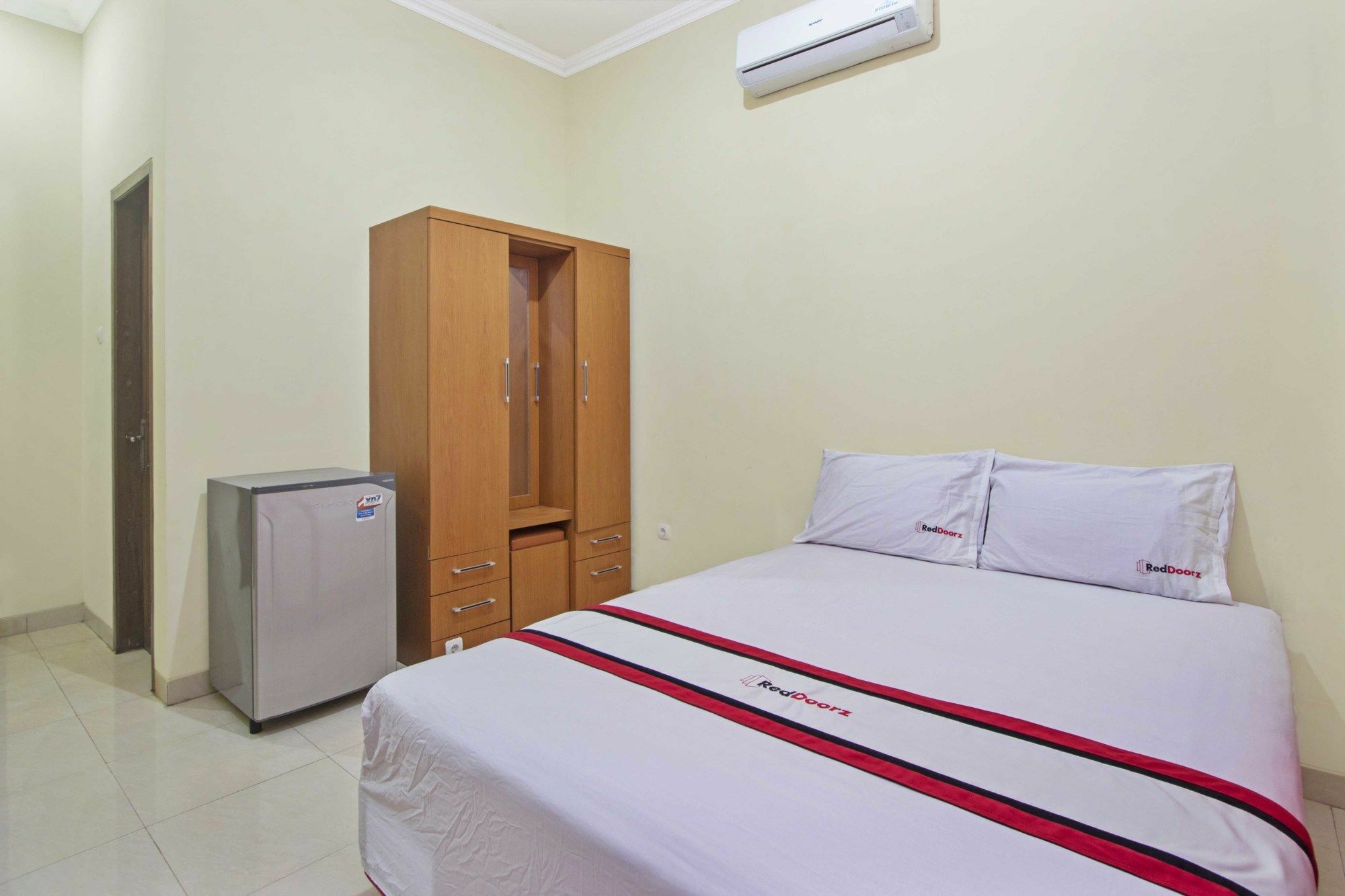 Hotel Reddoorz @ Pogung Baru Kejayan Zewnętrze zdjęcie